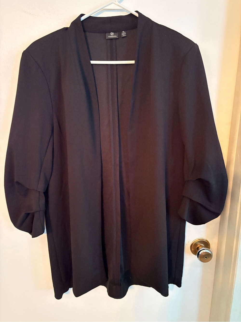XL Versona Black Open-Front Women's Jacket